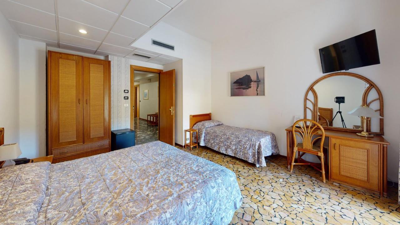 Hotel Zunino Spotorno Dış mekan fotoğraf