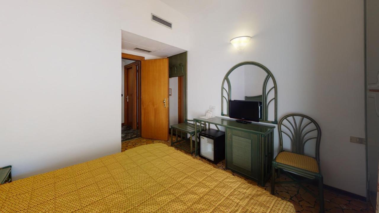 Hotel Zunino Spotorno Dış mekan fotoğraf